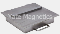 Plate magnets with tapered trap